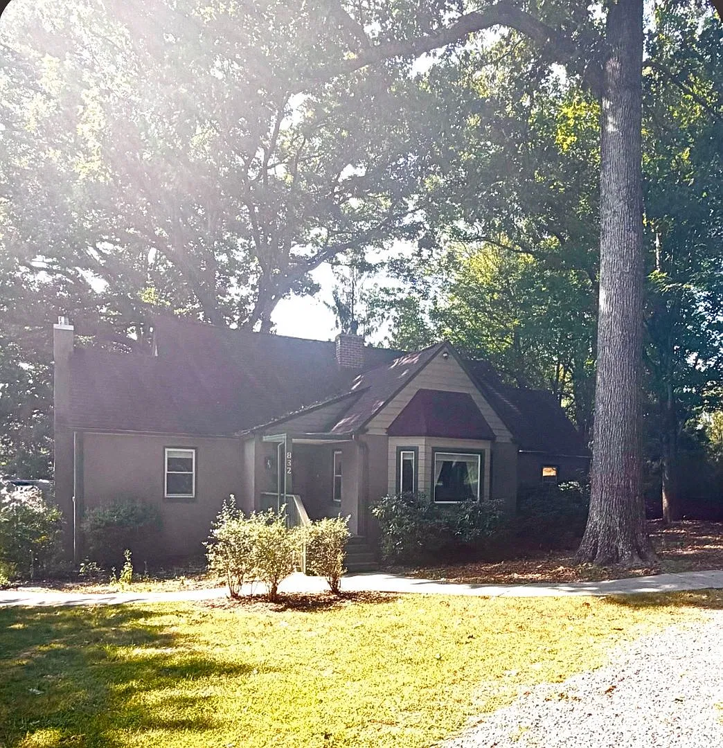 Charming 4-Bedroom, 3-Bath Home in Asheville — Photo 1