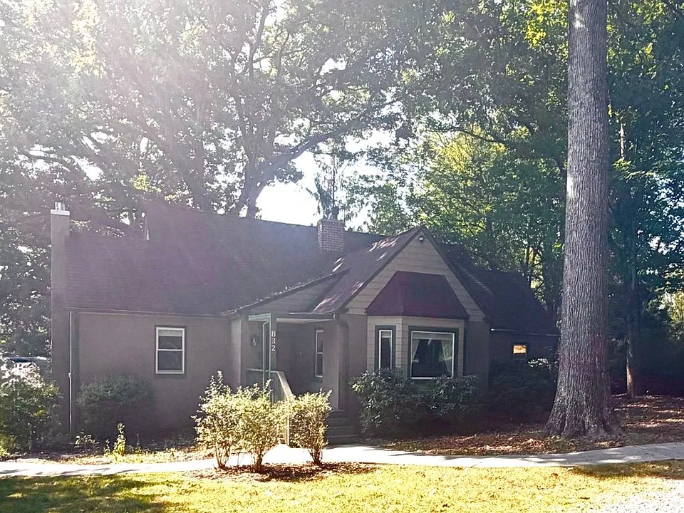 832 Sand Hill Rd