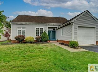 24 Rutland Ln, Monroe Township, NJ 08831