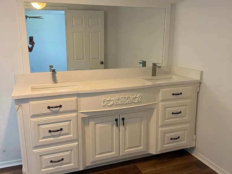 819 N Paddock St — Photo 3