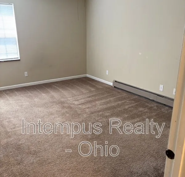 3835 Indian Run Dr #4 — Photo 8