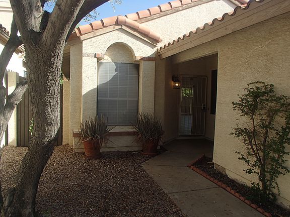 3rd image of 1612 E Villa Theresa Dr