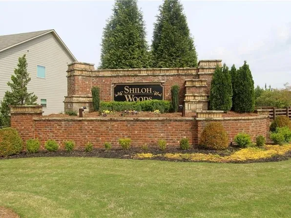 6305 Shiloh Woods Dr, Cumming, GA 30040