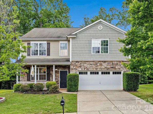 8724 Gray Willow Rd, Charlotte, NC 28227