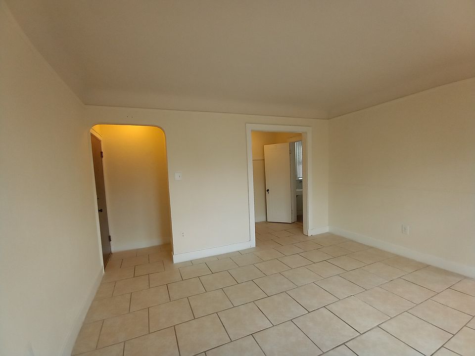 1st image of 806 N Main St #308