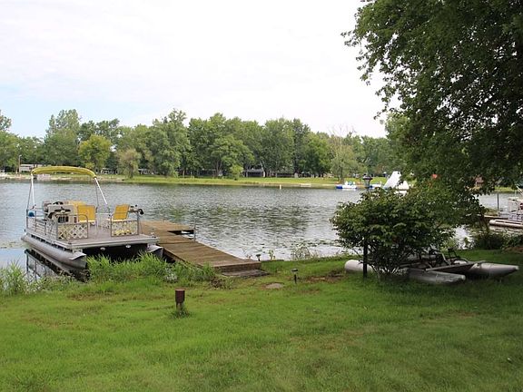 4th image of 6 W Lakeside Dr