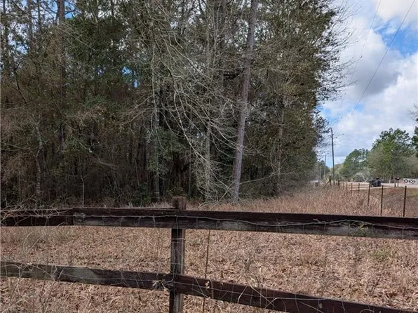 14935 Old Pascagoula Rd, Grand Bay, AL 36541