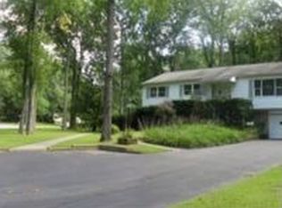 14 Barney Rd, Clifton Park, NY 12065