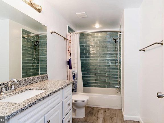 3rd image of 20412 Shore Harbour Dr APT C