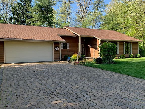 2nd image of 1343 Cambridge Dr