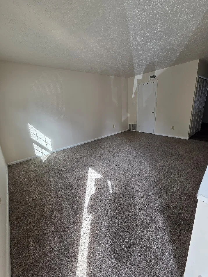 2 bed, 960 sqft, $1,200 — Photo 2