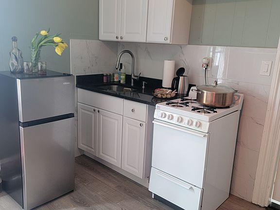 3rd image of 50 Highland Ave #6