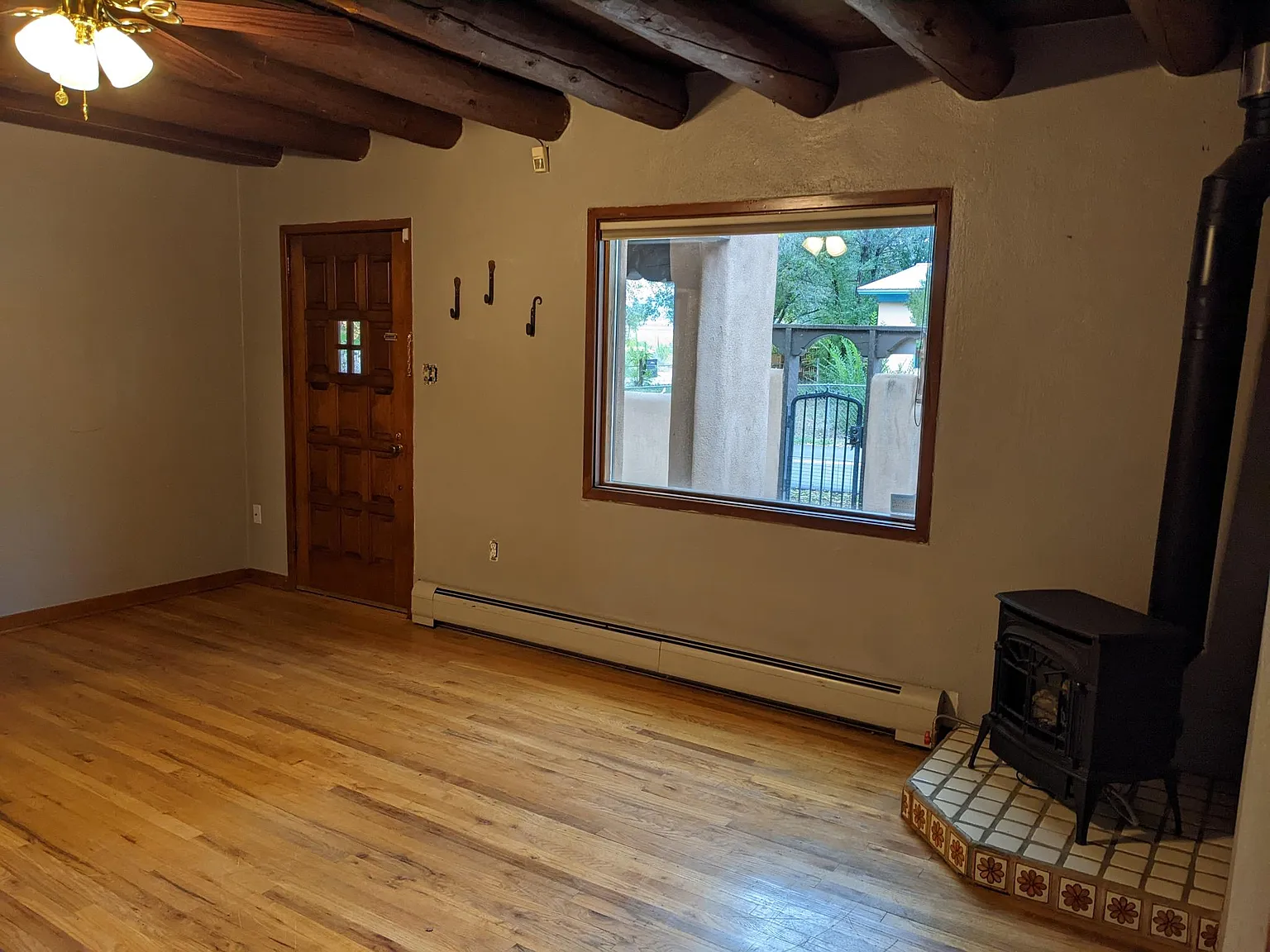 Sierra Vista Rd, Taos — Photo 2