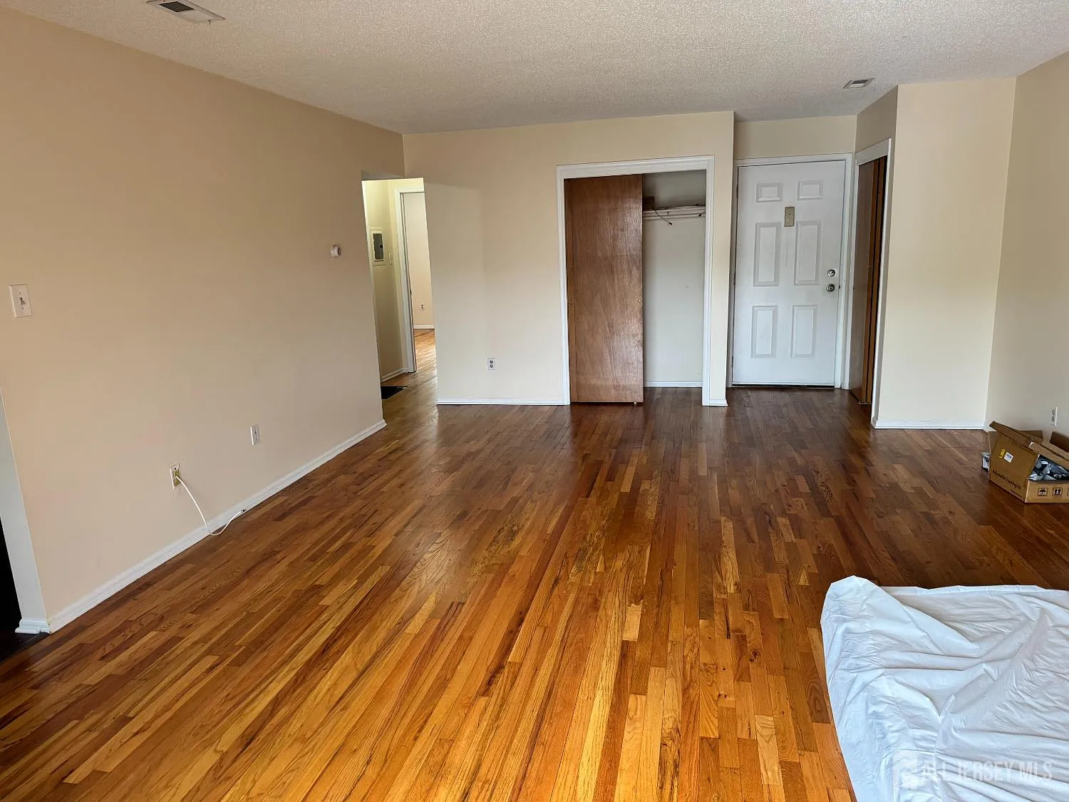 1 bed, 1.0 bath, $2,000 — Photo 2