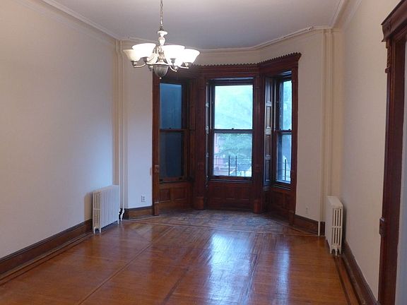 2nd image of 252 Garfield Pl #2
