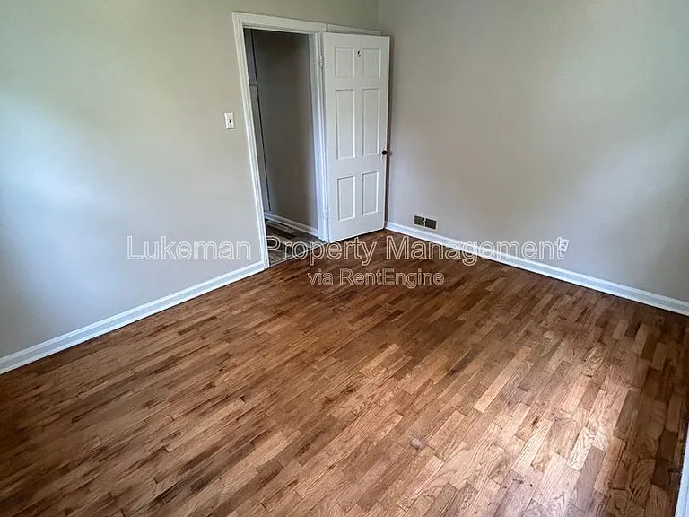 1410 Oak St #1 — Photo 14