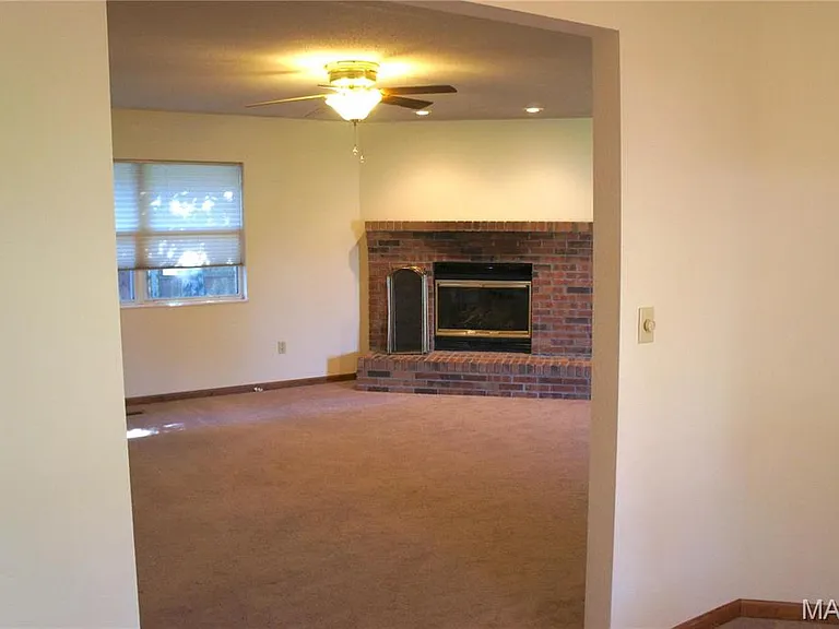 1631 Thunderbird Ln — Photo 6