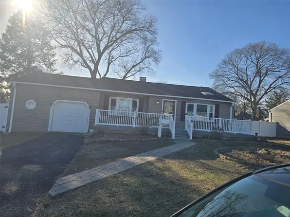 1036 Carll Drive, Bay Shore, NY 11706