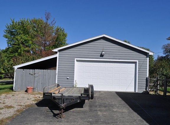 3rd image of 6748 Oak Bark Dr