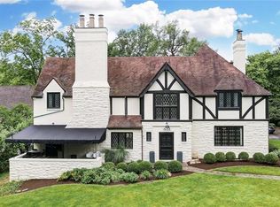 1505 Woodstock Dr, Oakwood, OH 45419