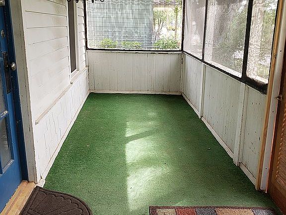 Screened in front porch