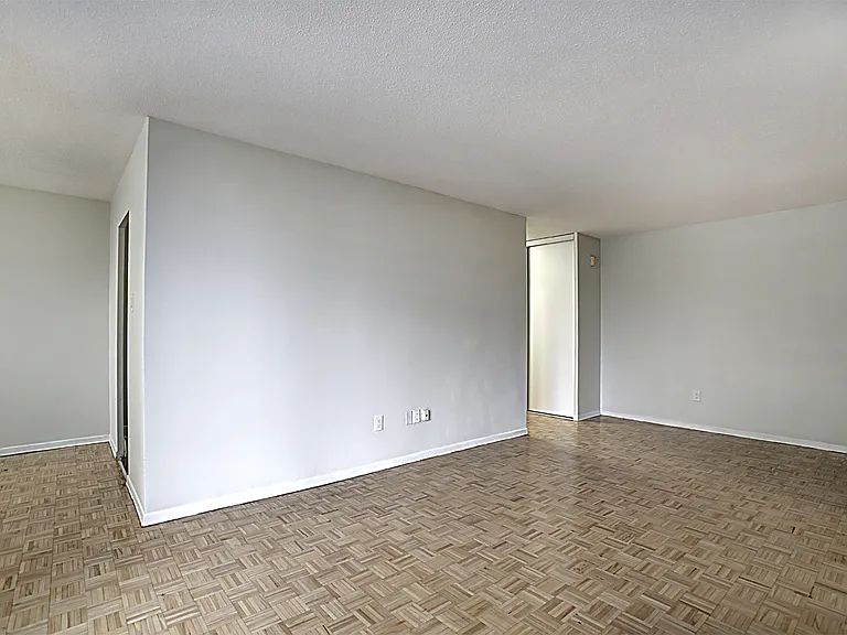 10 Yorkwoods Gate — Photo 15