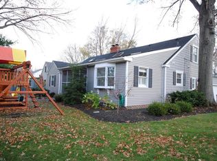 286 Saddler Rd, Bay Village, OH 44140