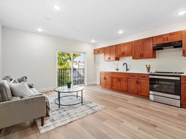 228 N 63rd St #2, Philadelphia, PA 19139