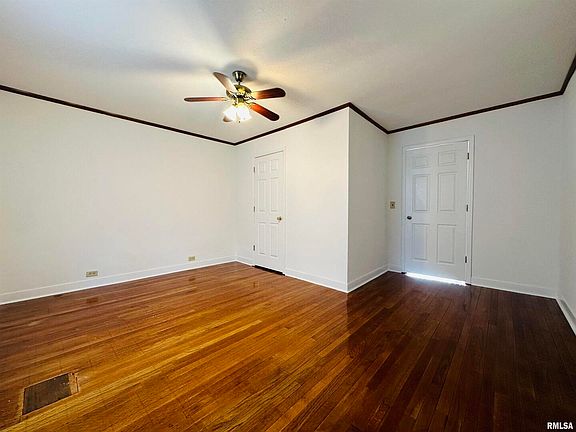5th image of 602 N Main St