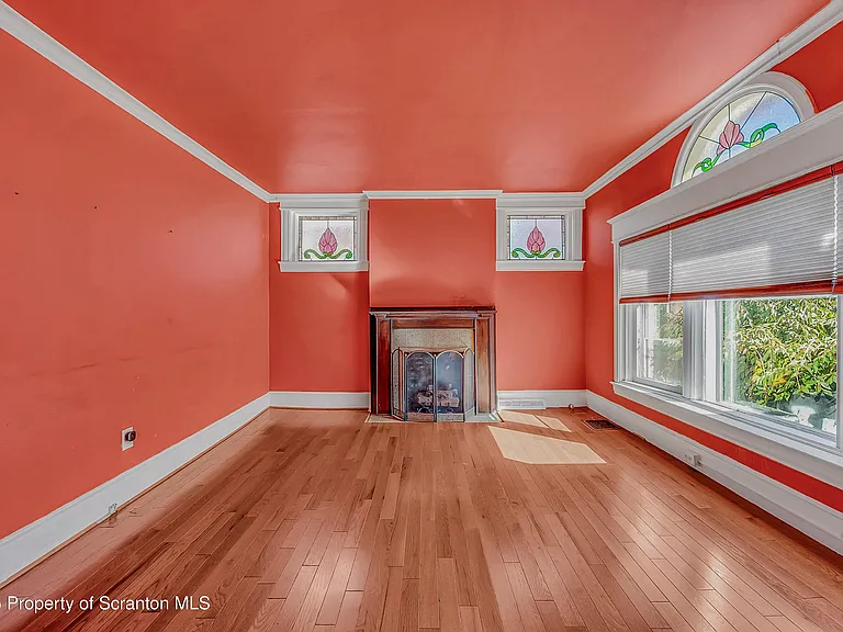 533 S Franklin St — Photo 6