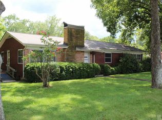 215 16th Ave NW, Hickory, NC 28601