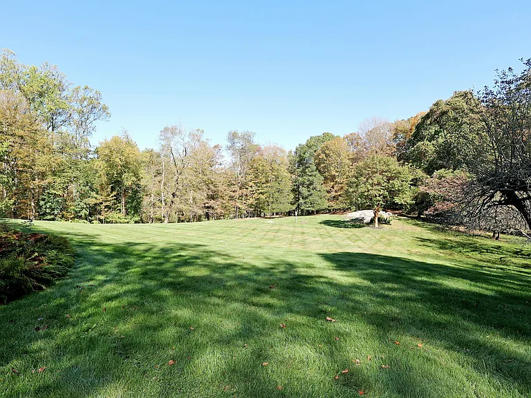 36-40 Fox Run Rd — Photo 6