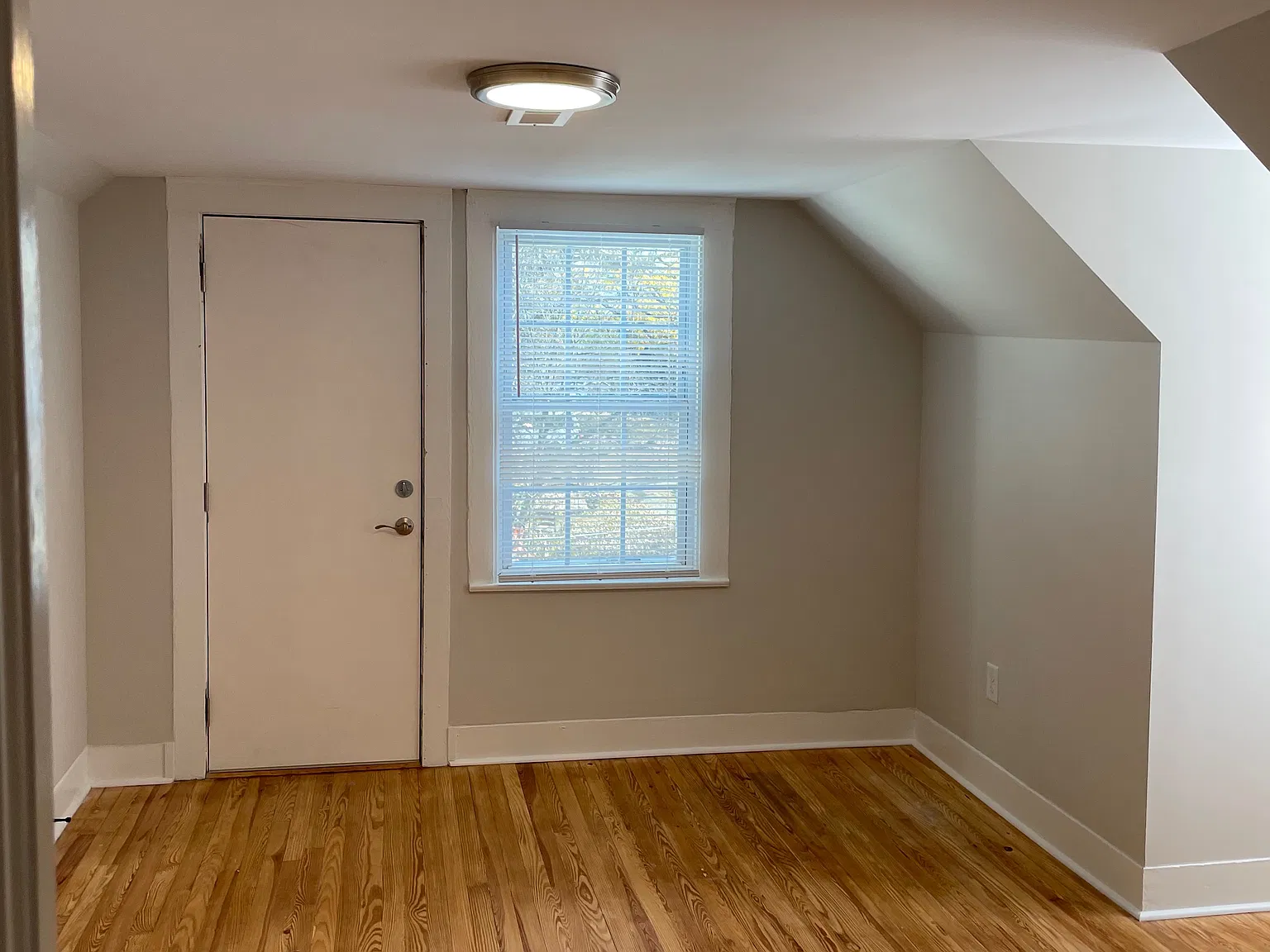 2 bed, 832 sqft, $975 — Photo 3