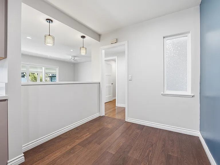 225 N Orchard Ave — Photo 10