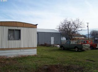 1002 Elm Dr, Dallesport, WA 98617