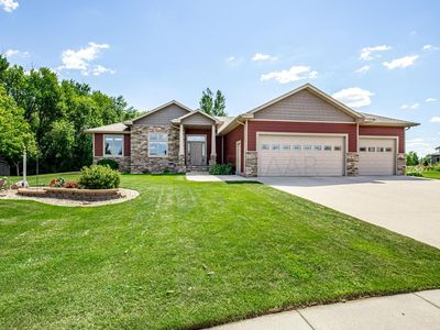5888 26th St S, Fargo, ND, 58104