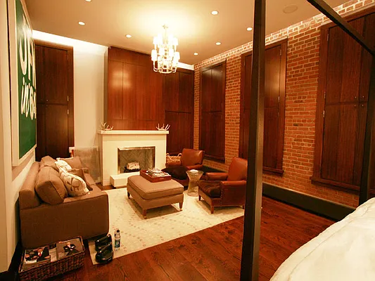 Sold by Sotheby's International Realty | media 10