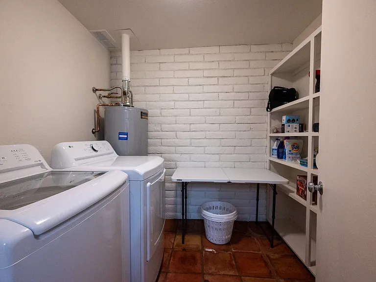 5701 N Glenn St #5 — Photo 5