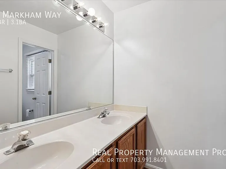 4 Markham Way — Photo 44