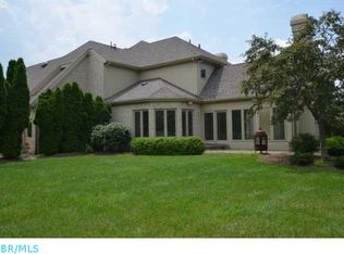 18 Old Farm Rd, Granville, OH 43023