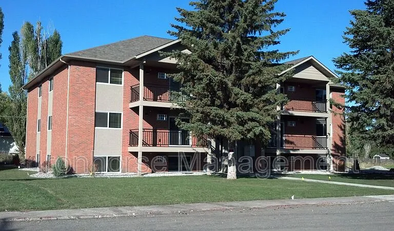 807 W Villard St #21 — Photo 1
