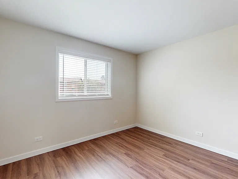 29W542 Country Ridge Dr #F — Photo 9