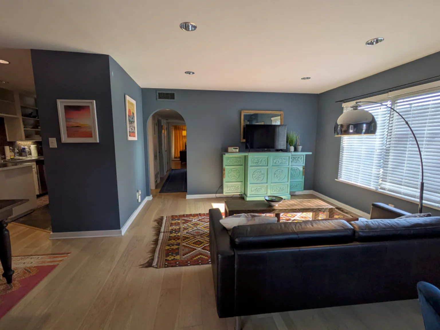 3 bed, 1100 sqft, $2,300 — Photo 3
