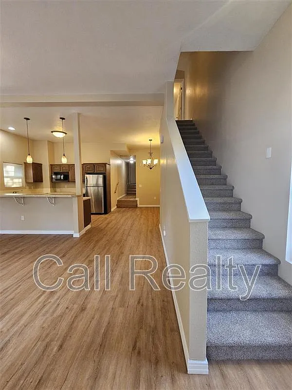 2 bed, 2.5 bath, 1550 sqft, $2,200 — Photo 3