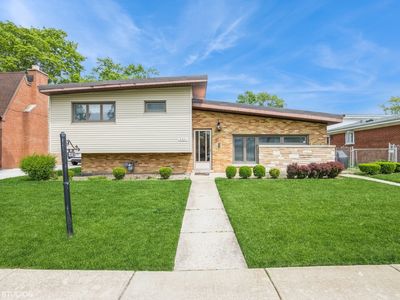 8521 Christiana Ave, Skokie, IL, 60076