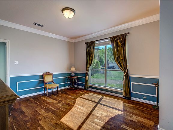 5th image of 125 Clipper Ct