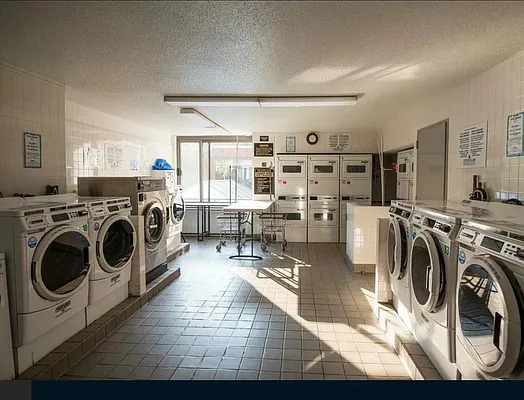 Sold by E Realty International Corp | media 5
