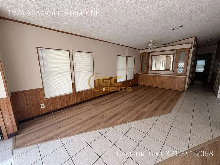 1924 Seagrape St NE — Photo 5