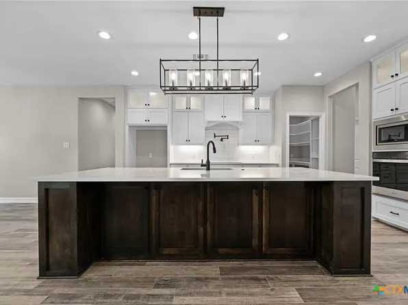 1134 Creekstone Trl, Seguin, TX 78155