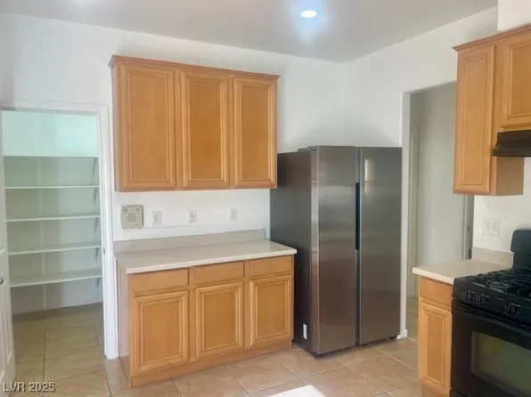 9664 Toy Soldier St, Las Vegas, NV 89178